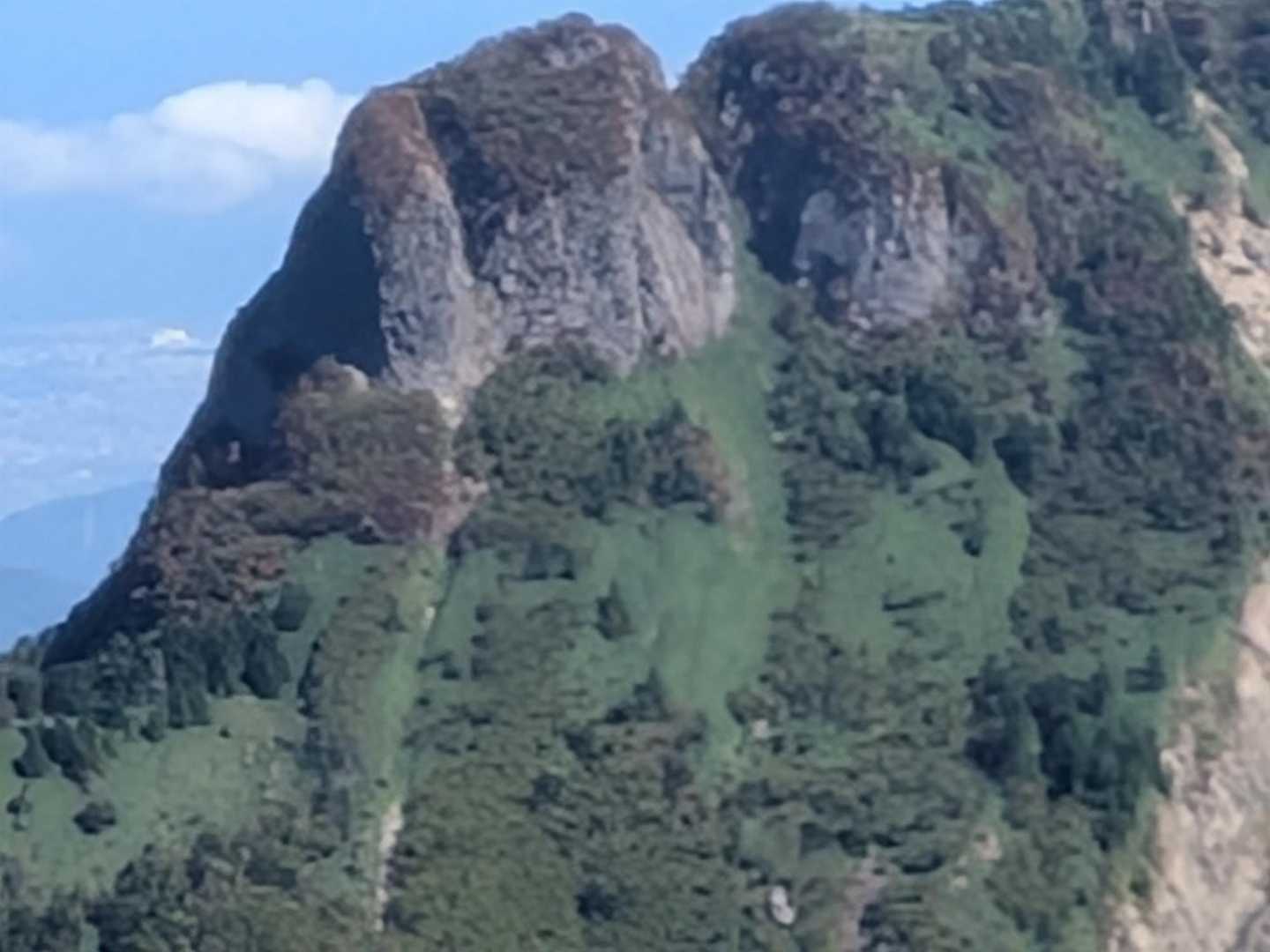 西丿冠岳西壁と南壁