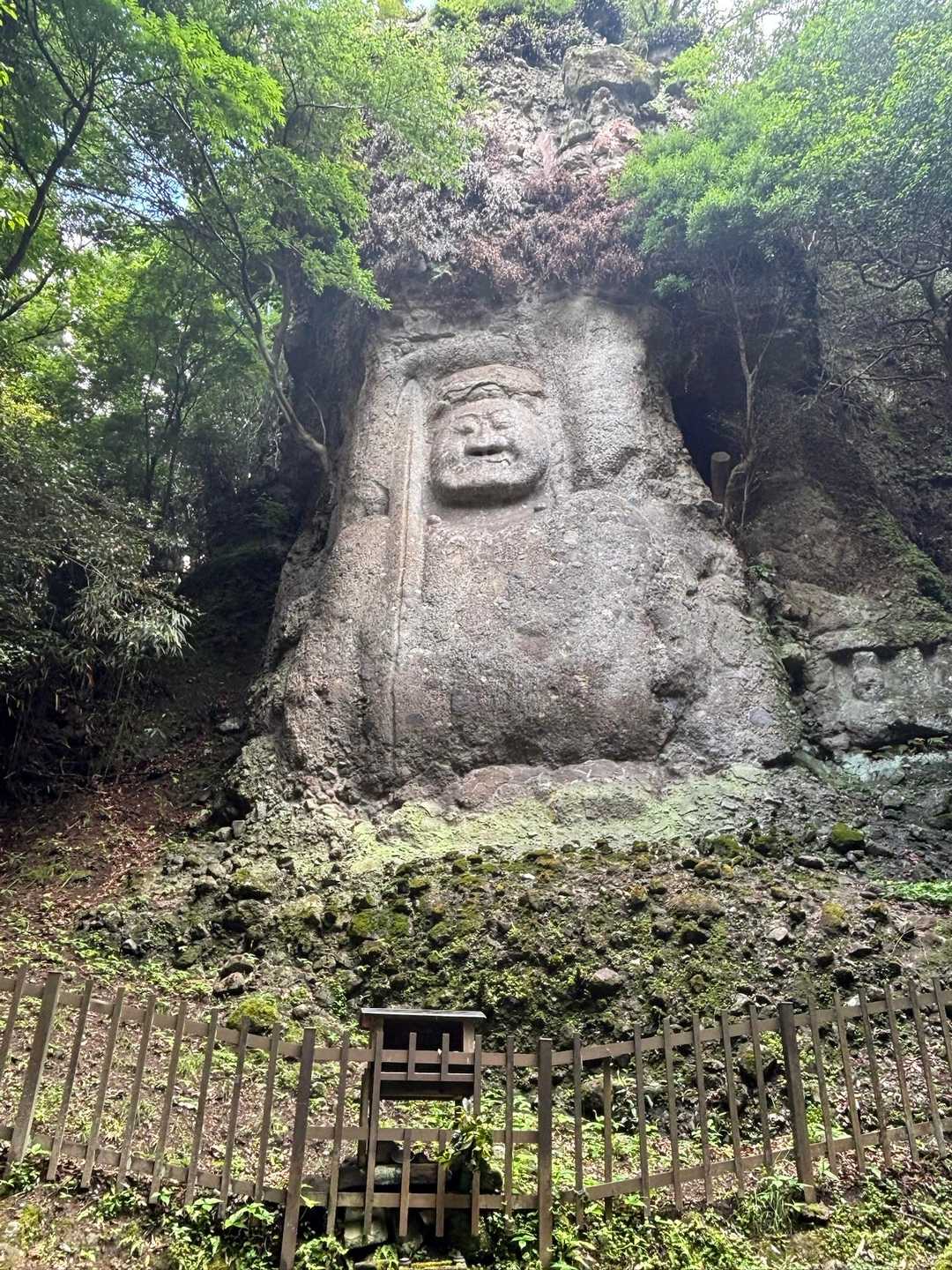 この後
熊野神社　熊野麿崖仏