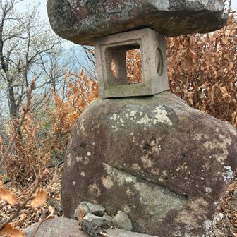 頂上の祠