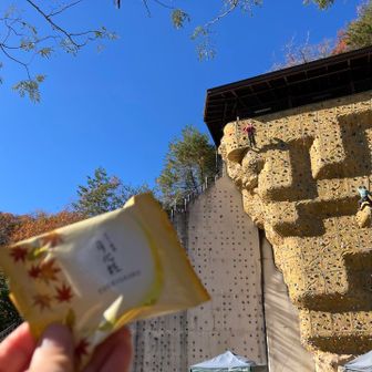 ピトンの小屋でボルダリング眺めながら
おやつ休憩