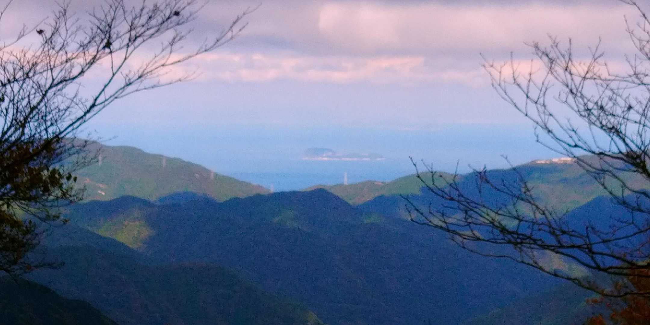 ズームで、何島？伊吹島？
まさかここから海が見えるとは思わなかったので感動した！