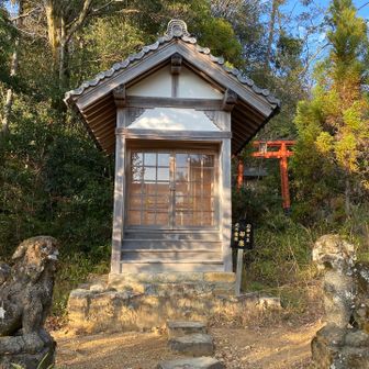 応神天皇と野見宿禰を祀るお堂