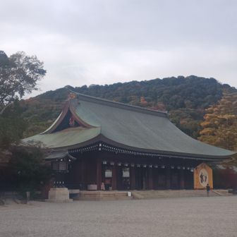 橿原神宮と畝傍山。
