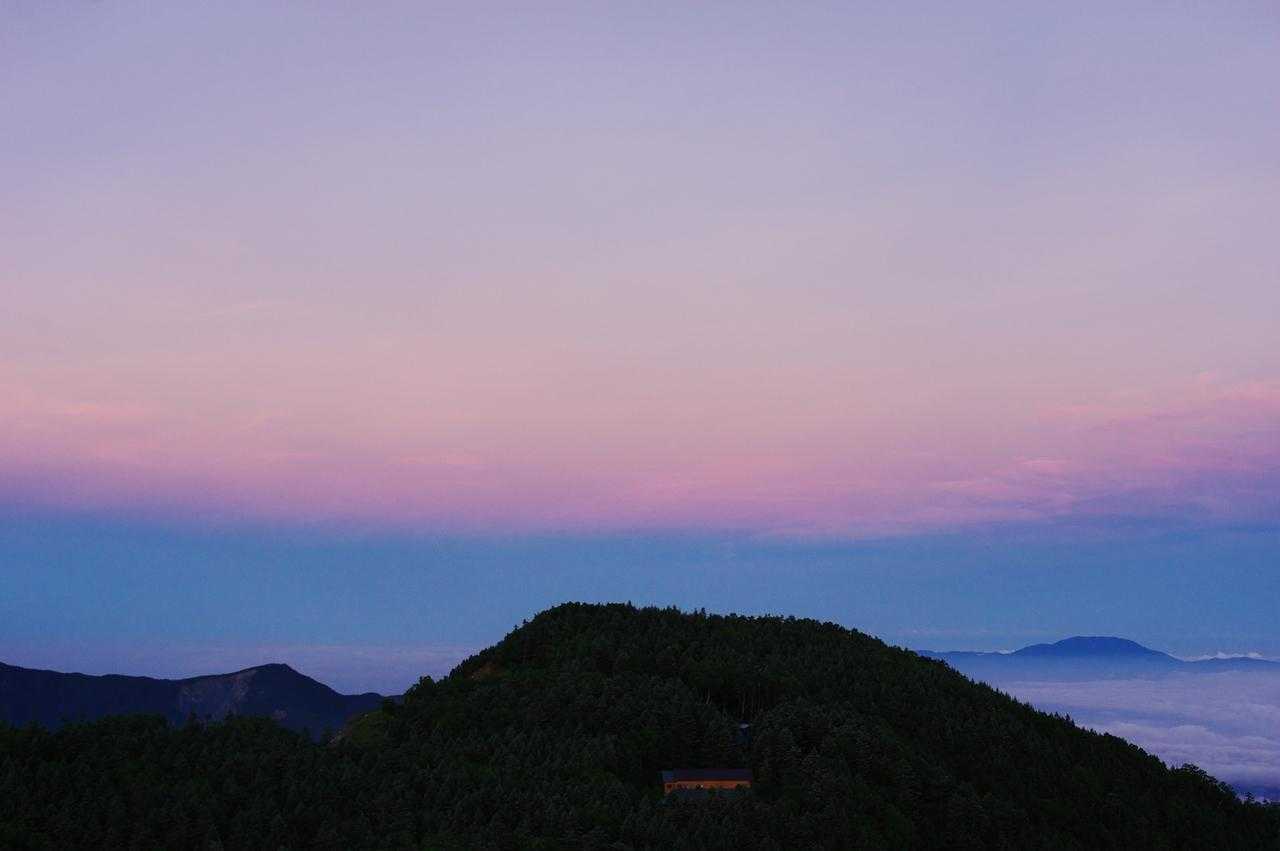 三伏小屋が見えます
右手に見えるのは恵那山
名峰ずらりだな