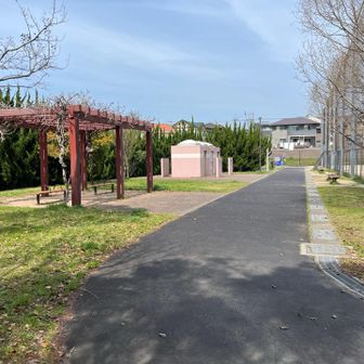 遅いランチタイムの後は
吉田小学校バス停まで歩いて終了☑️