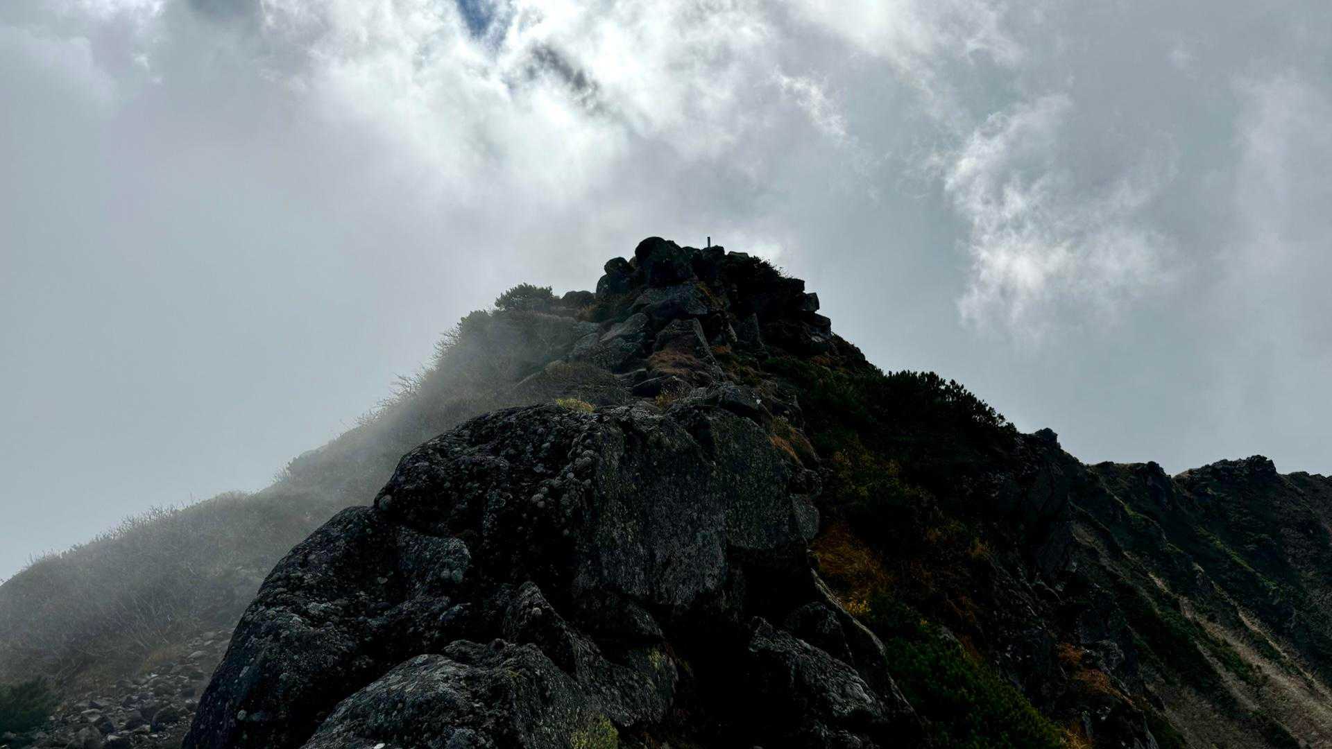 いよいよ 羊蹄山⛰️最高峰“後方羊蹄山（しりべしやま）近づいて来ました🥹