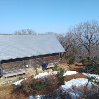 小屋と青空

下山口近くで､先週の文殊山の駐車場でお見かけした
ちょんまげさん
勇気を出して声かけさせて頂きました(_ _)
ありがとうございました😊