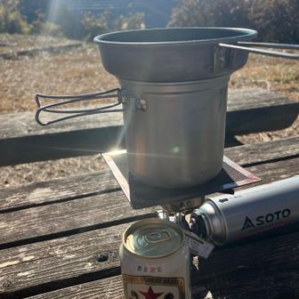 武甲山やら武川岳やら景色も良いし、ベンチとテーブルあり。
赤星、北極星。