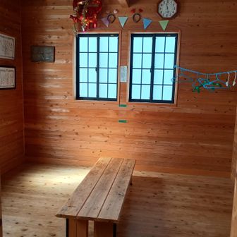 きれいな避難小屋
木のいい匂い
バイオトイレあり