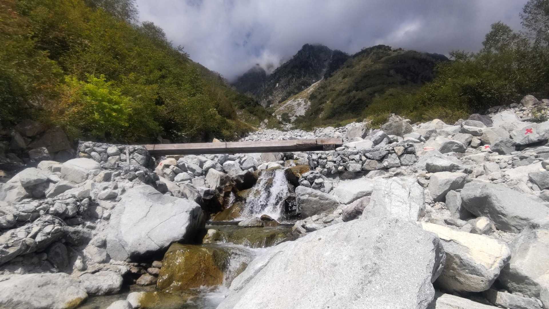 あとはサイタマ領の秩父沢を通って👣