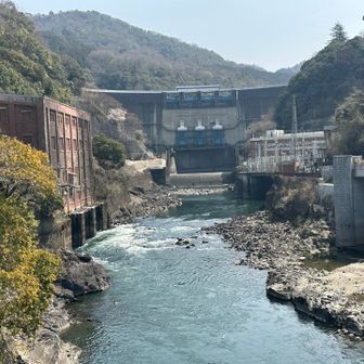 天ヶ瀬ダム。なかなかの迫力