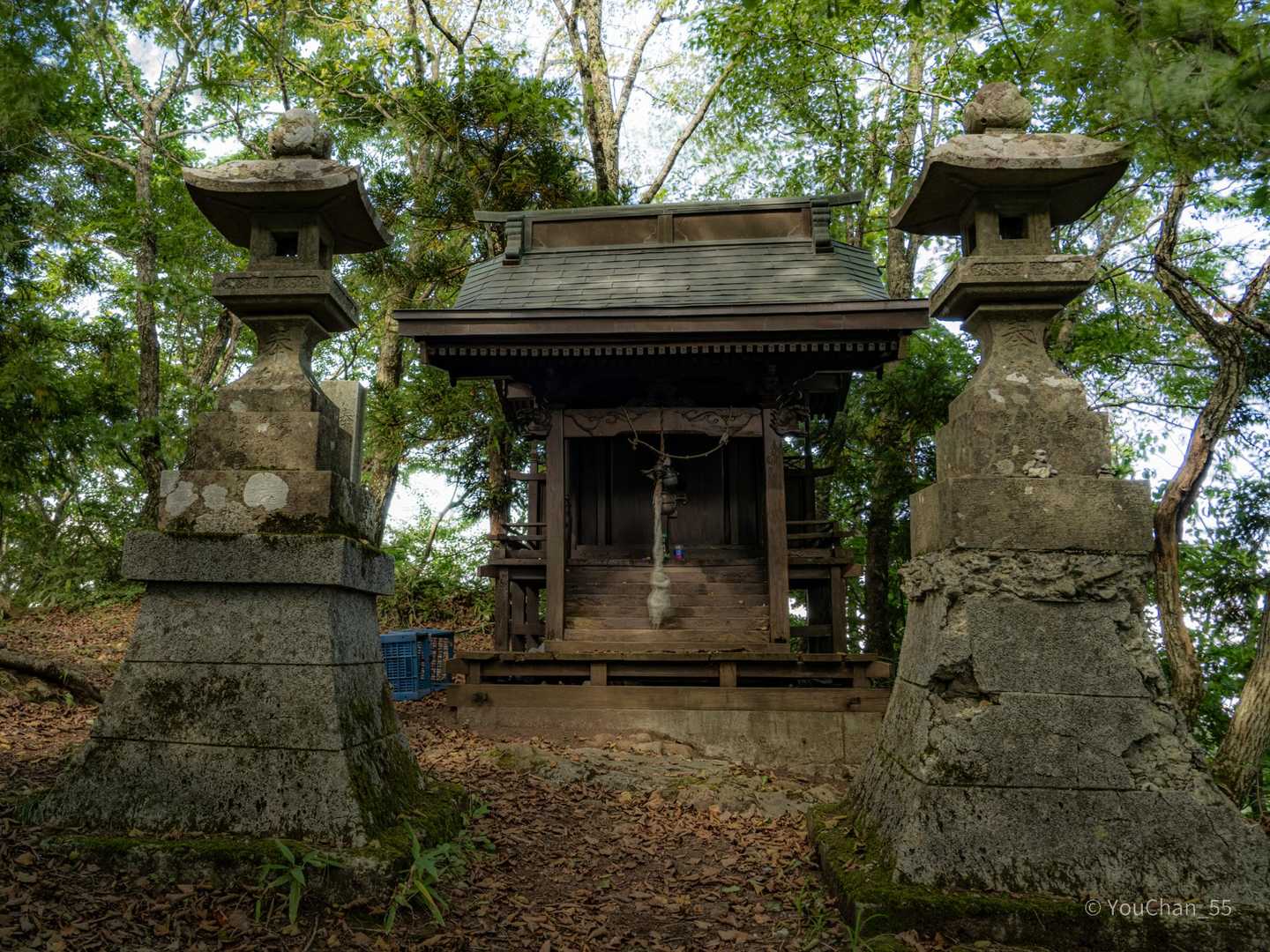 崇高な月山の名を配するだけあって立派な祠。

青森も月山とつくところは他にもあって、共通する雰囲気がありますよね。