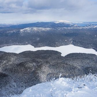 パンケトーの奥に藻琴山の姿を捉える🏔️