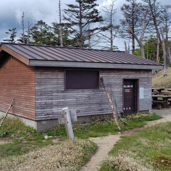 破風山避難小屋