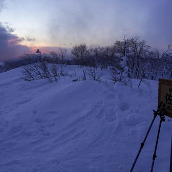 壊れたバケットと夕焼け