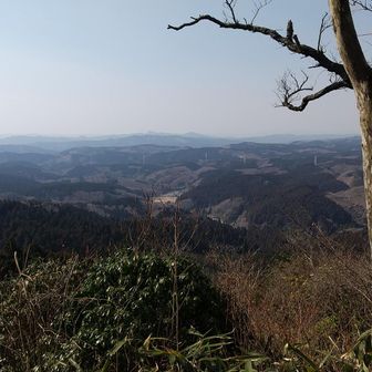 御岩山より