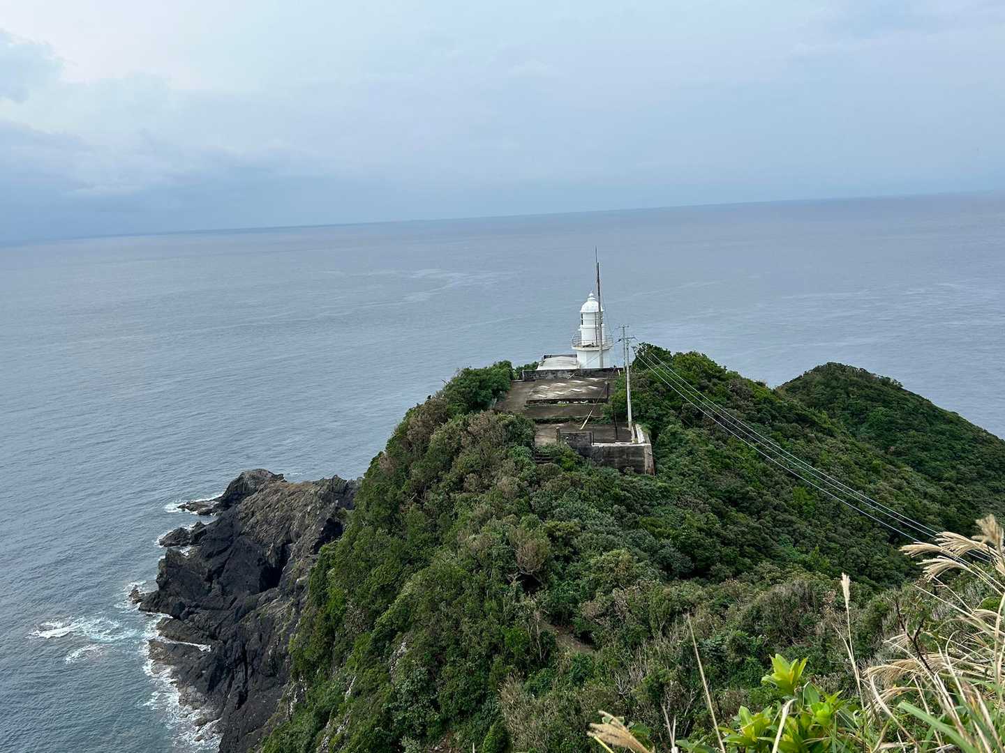 坊ノ岬山からの灯台