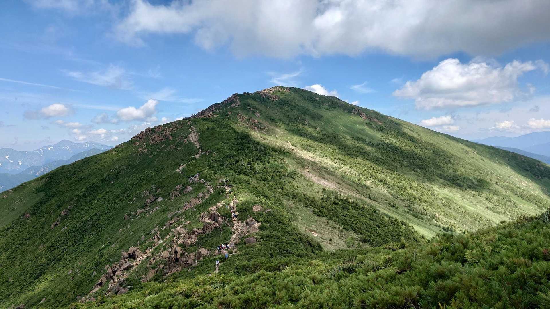 至仏山-小至仏山-鳩待峠 縦走コースの写真