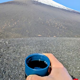 本日ココまで、ほぼ無風！🙌　上塚の山頂でノンビリすることにしました…😄
🍶お酒が欲しい…🥴
