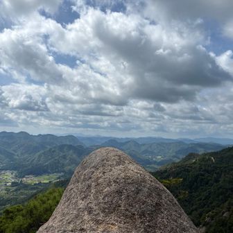 朝日岳　　この先にプレートがあるらしいがYAMAPの山頂という事で、ここまで。