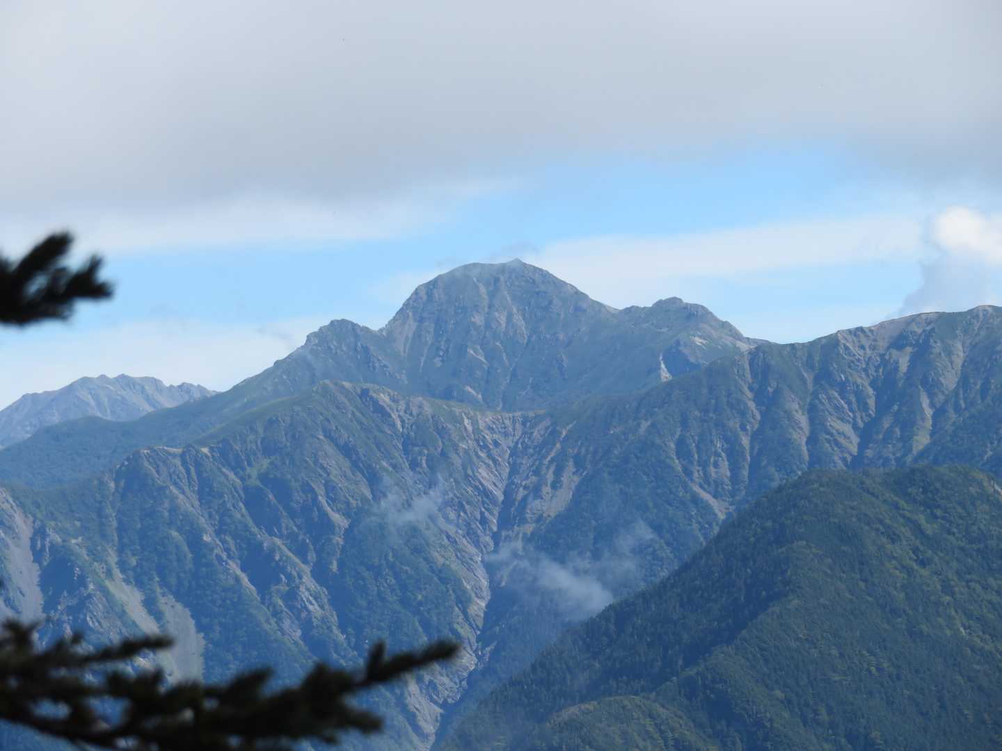 塩見岳　アップ
凛としてかっこいいね
