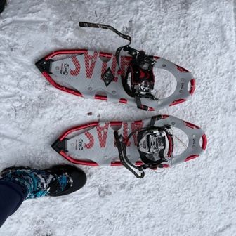 ラン用のだけあって軽量化されてるので、浮力は今までのスノーシュー程無いけど、ランで走る低山辺りの雪山で使うには良い相棒になりそうです🥰