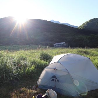 テン場で☕️🥐♪
2回目の日の出を眺めて🌄
撤収です✨


テントは夜露がびっしょりで💧
初めての撤収に😅😅
手間取っている間に…