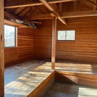 ほこら小屋。きれいです。