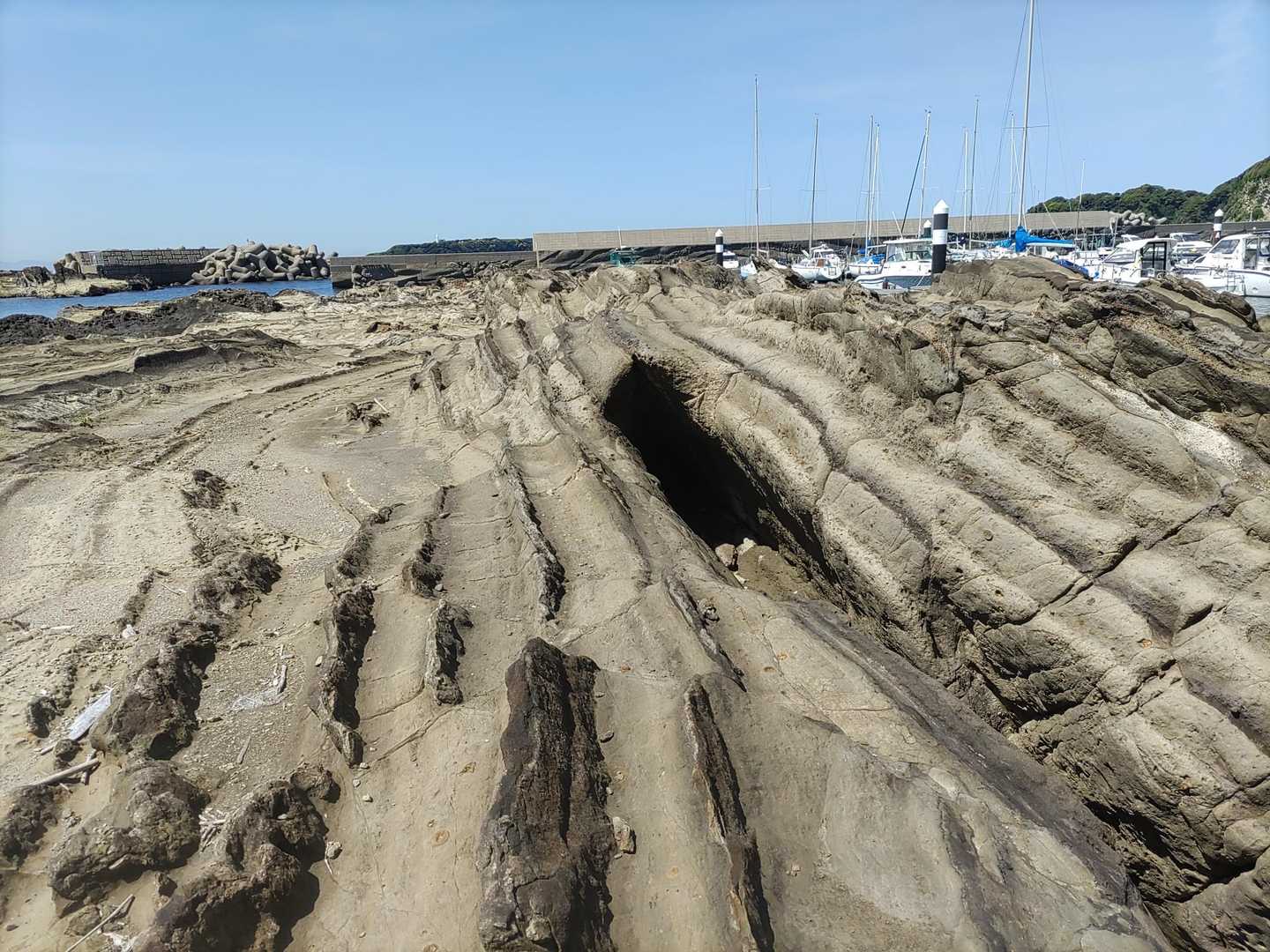 なんでこんな地形になるんでしょうね～