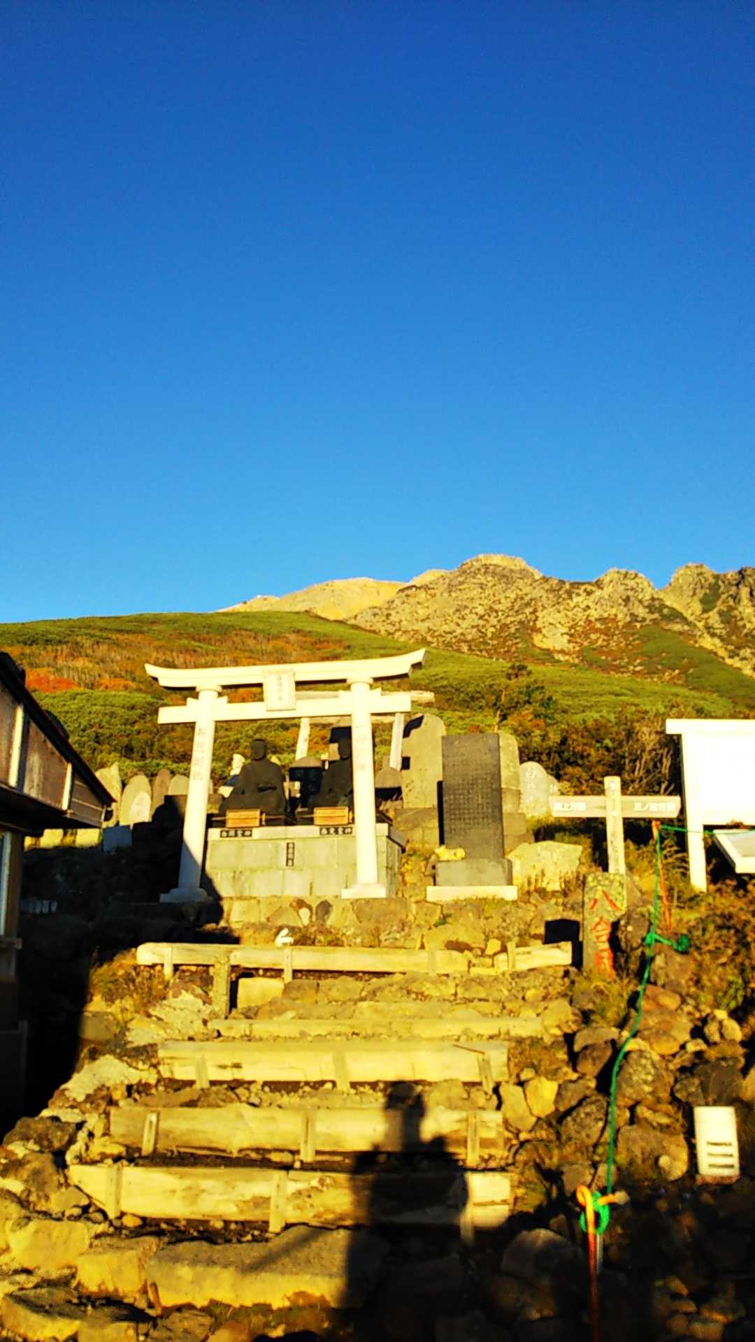 御嶽山、赤焼け通り越して黄色くなってました😢