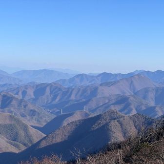 こないだ登った小野岳と二岐山もよく見える