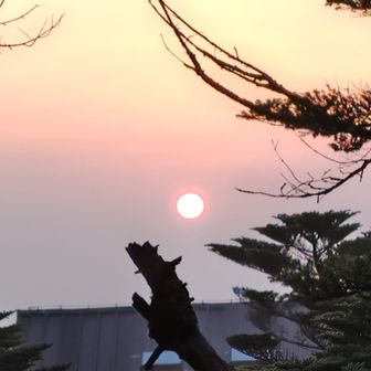 ん～～ビミョーな…ご来光🌄