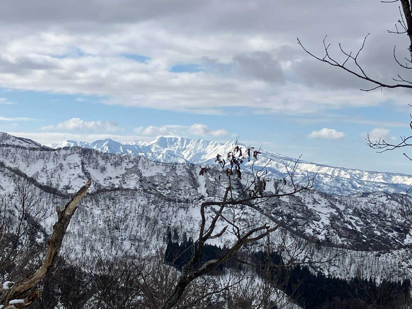 光輝く守門岳