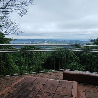 砲台山への途中､展望台があった