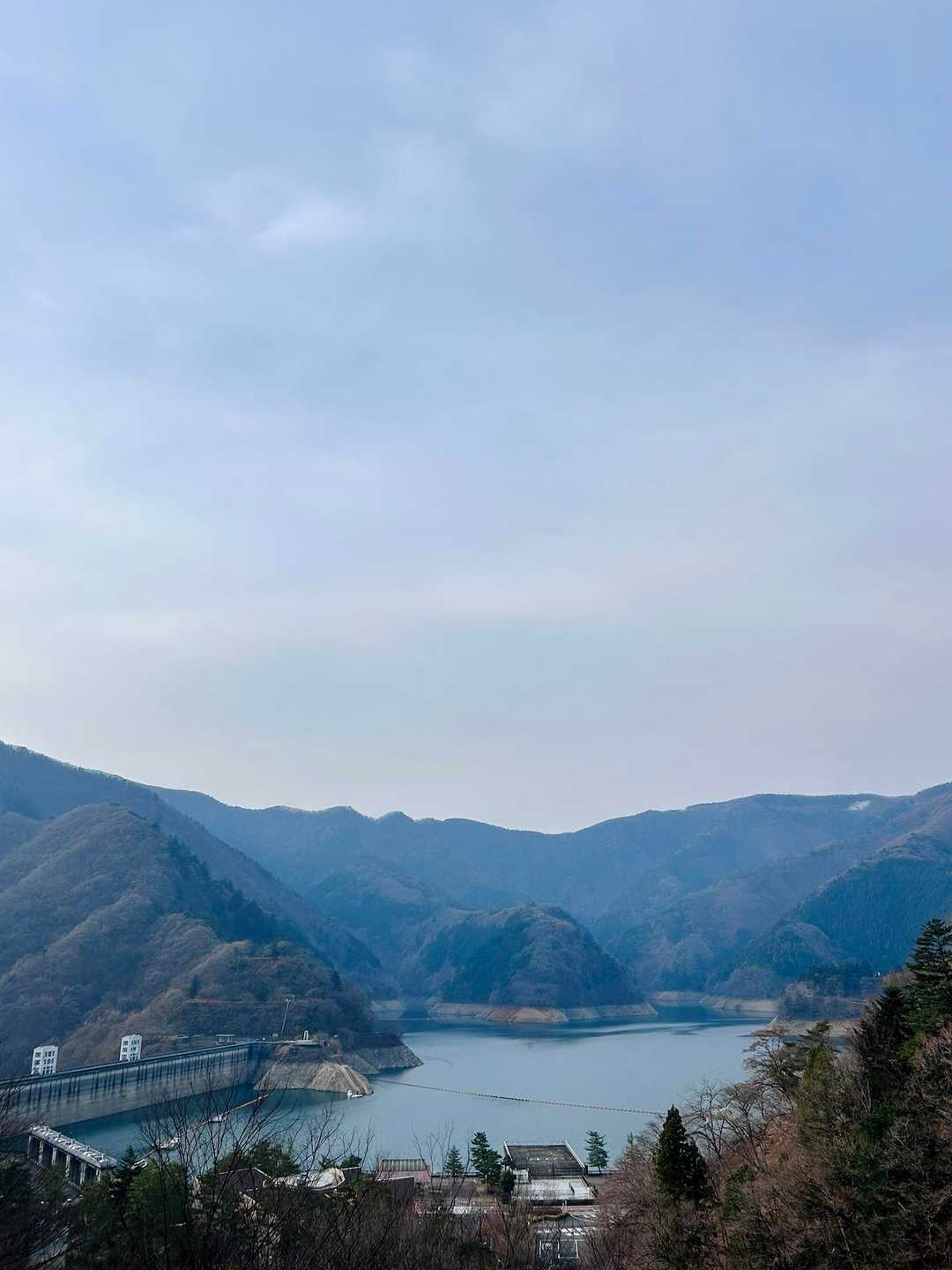 奥多摩湖。
小河内ダム。