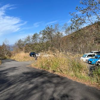 駐車場は満車。この日は若い人たちのグループが多かったです。
