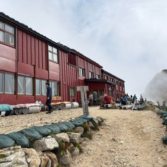 唐松岳頂上山荘まで下山