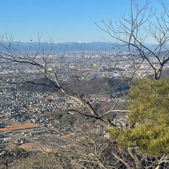 遠くに雪被ってるのが多分八ヶ岳🏔️