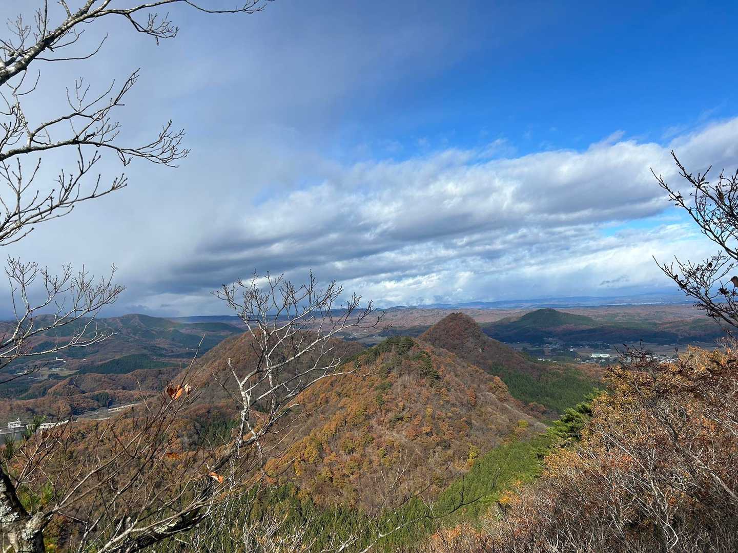 信楽寺跡登山口-松倉山-撫倉山-蜂倉山-鎌倉山-遂倉山-遂 縦走コースの写真