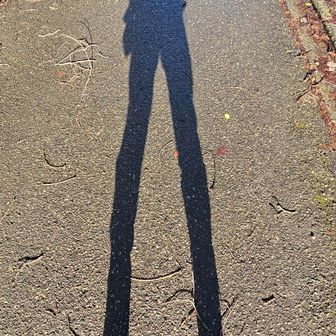 脚長おじさん…
そんな人に私もなりたい

今日は桜木にオープンした「コーナン」
で買った長靴でした