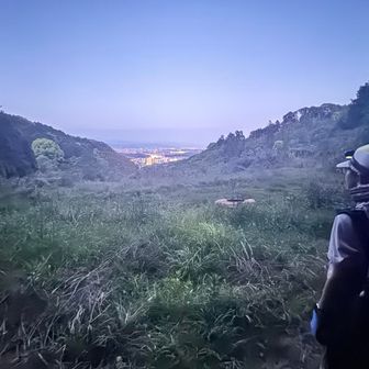 【Day3】福岡の夜景を眺める子蟻。この後、山仲間にpickupして頂き入山地点まで送って頂きました！感謝！！