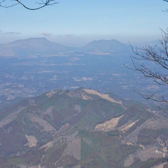 阿蘇山が、いつもの裏側から見える😃