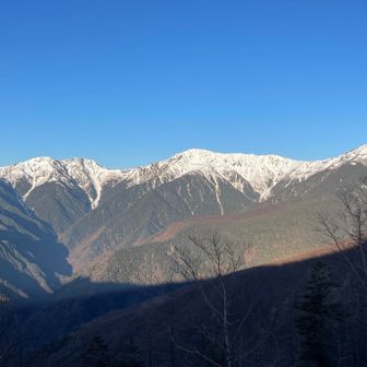 鳳凰山・地蔵岳・観音岳・薬師岳 すっかり目覚めた白根三山