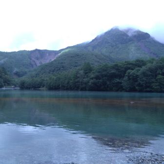 実は一度も行ったことなかった大正池
ここに立ち寄るのも今回の目的
天気悪い