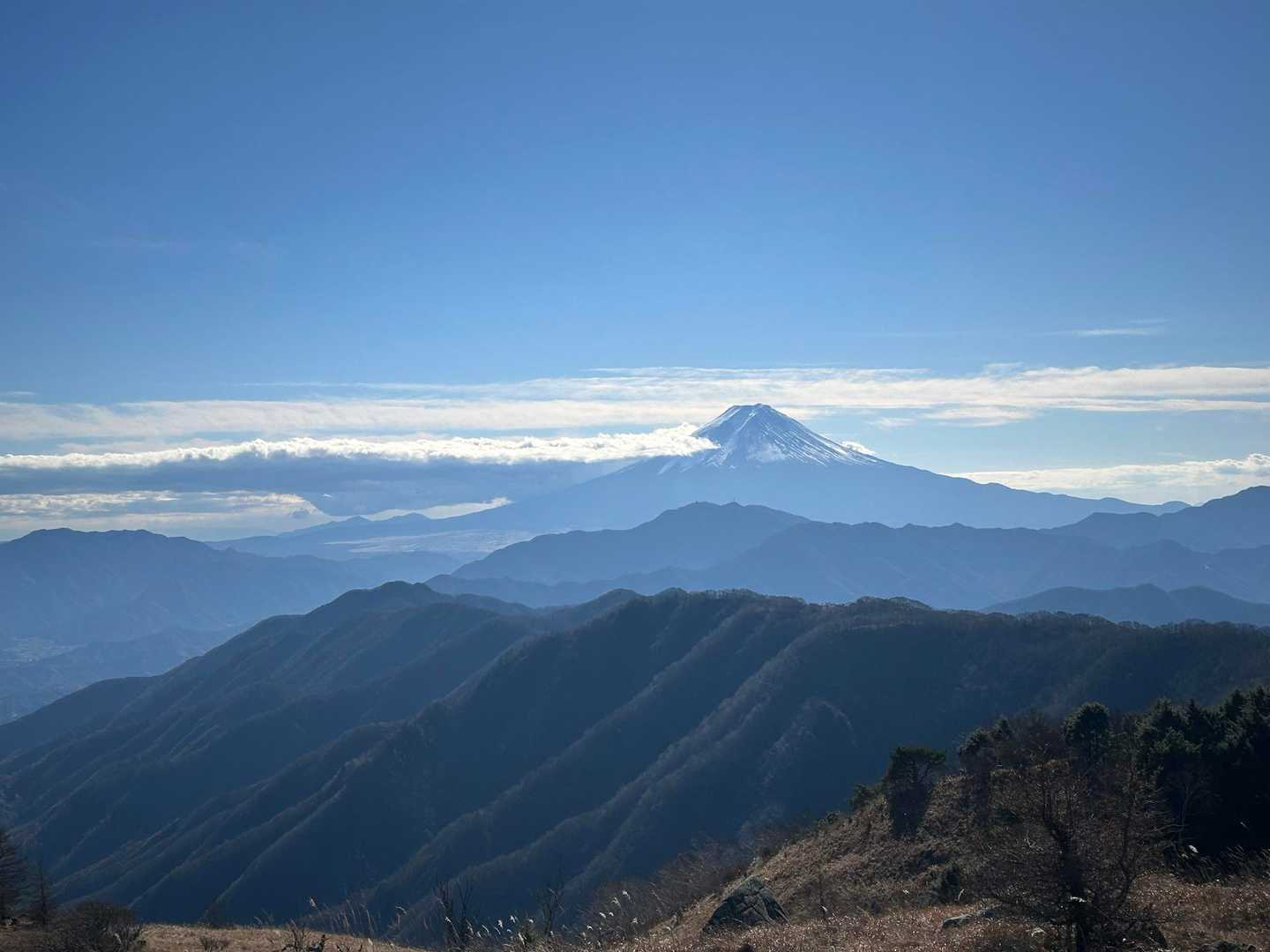 小屋平バス停-石丸峠-天狗棚山-小金沢山-牛奥ノ雁ヶ腹摺山 縦走コースの写真
