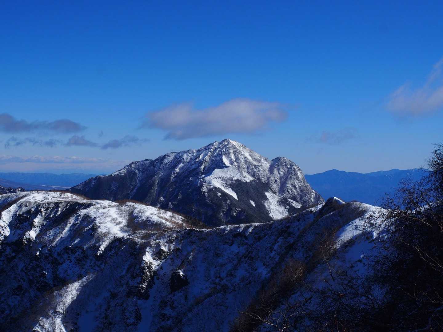 甲斐駒ヶ岳チラリ。
さすが貴公子。
カッコいいね。