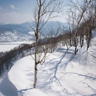 雪庇が現れてきて、ようやく展望も開けてきました✨