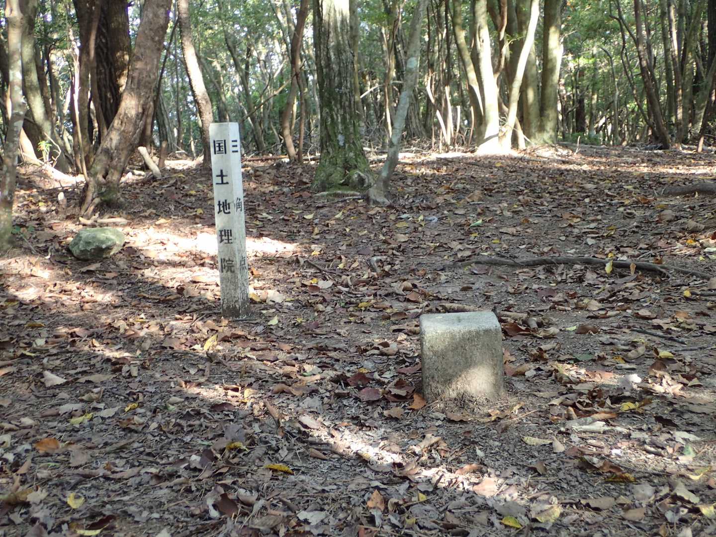 三等三角点「徳光山」