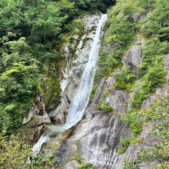 南精進が滝　ここでランチタイム