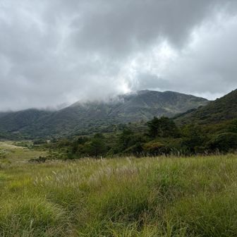 テントを片付けて下山です